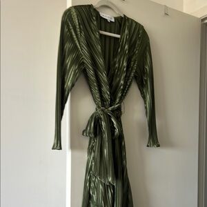 BURU Elegant Green Pleated Dress